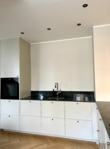 P1-Super Slim doors in painted MDF with a slim frame and a minimalist look.